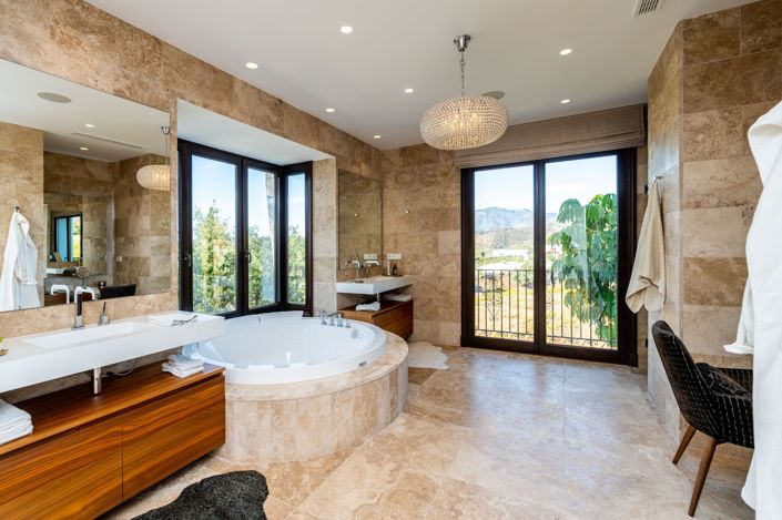 Image No.18-4 Bed Villa for sale