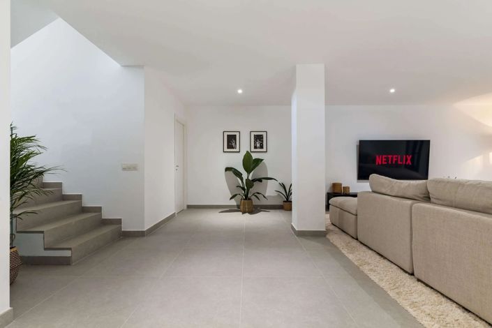 Image No.18-6 Bed Villa for sale