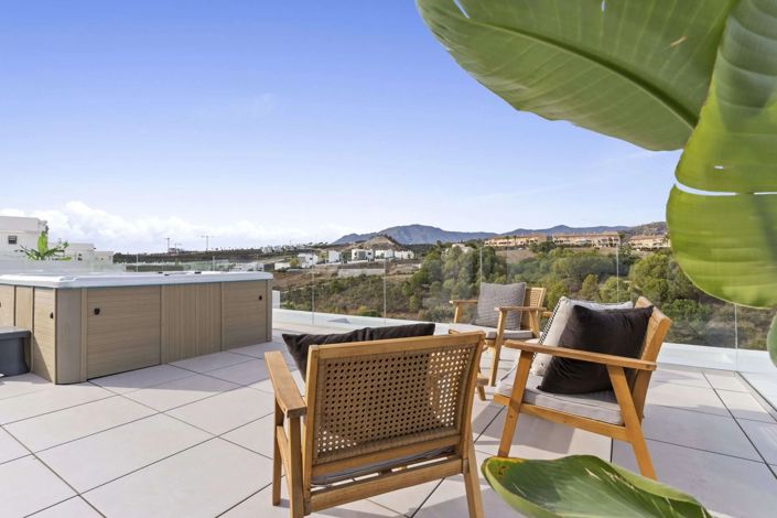 Image No.2-6 Bed Villa for sale