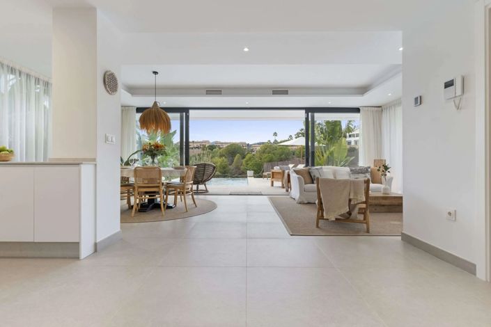 Image No.26-6 Bed Villa for sale