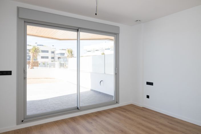 Image No.7-3 Bed Apartment for sale