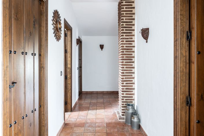 Image No.24-4 Bed Villa for sale