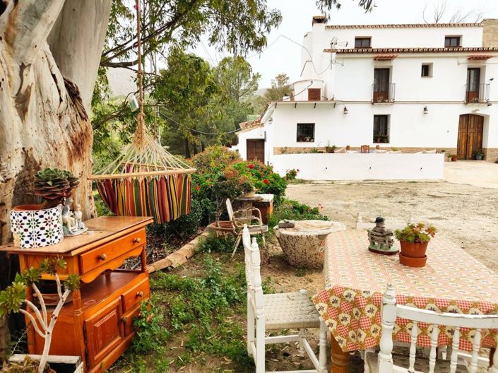 Image No.1-5 Bed House for sale