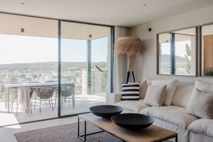 Image No.1-4 Bed Apartment for sale