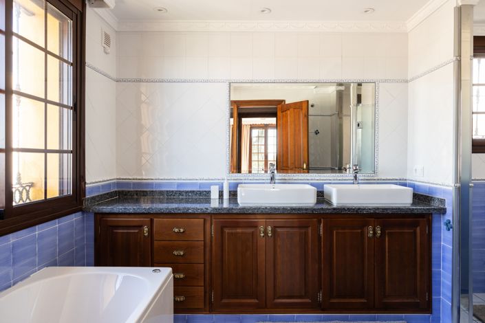 Image No.21-4 Bed Villa for sale