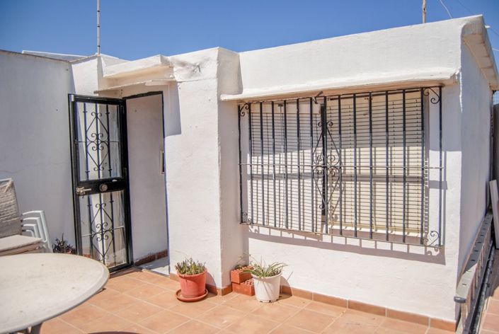 Image No.15-3 Bed House for sale