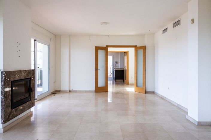 Image No.6-3 Bed Villa for sale