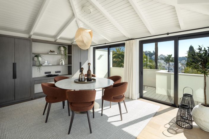 Image No.9-5 Bed Villa for sale