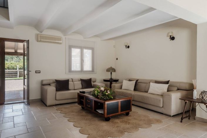 Image No.22-4 Bed House for sale