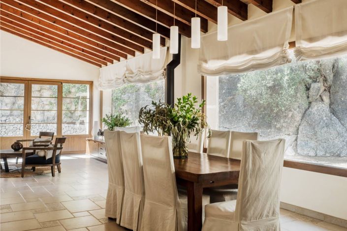 Image No.1-4 Bed House for sale