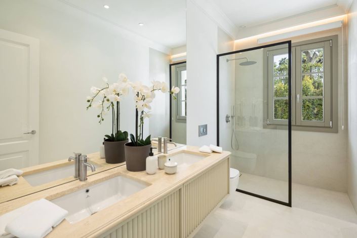 Image No.9-6 Bed Villa for sale