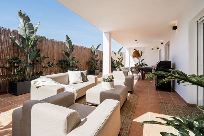 Image No.1-4 Bed Apartment for sale