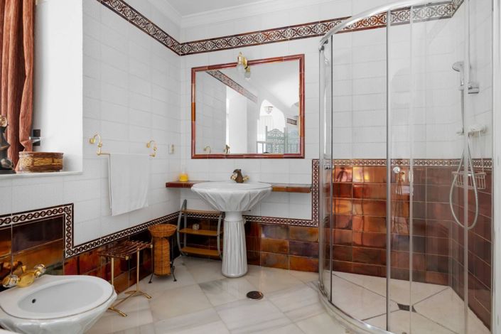 Image No.12-5 Bed Villa for sale