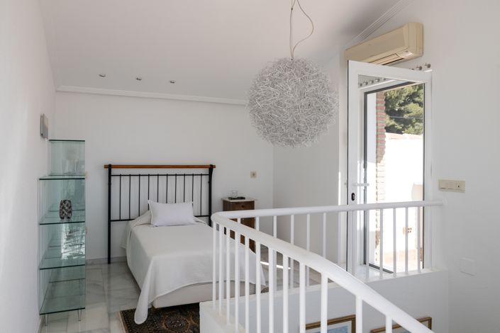 Image No.15-4 Bed Villa for sale