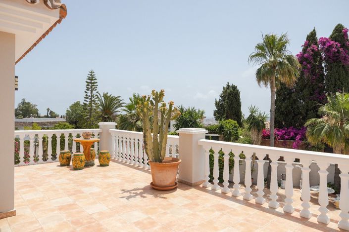 Image No.11-5 Bed House for sale