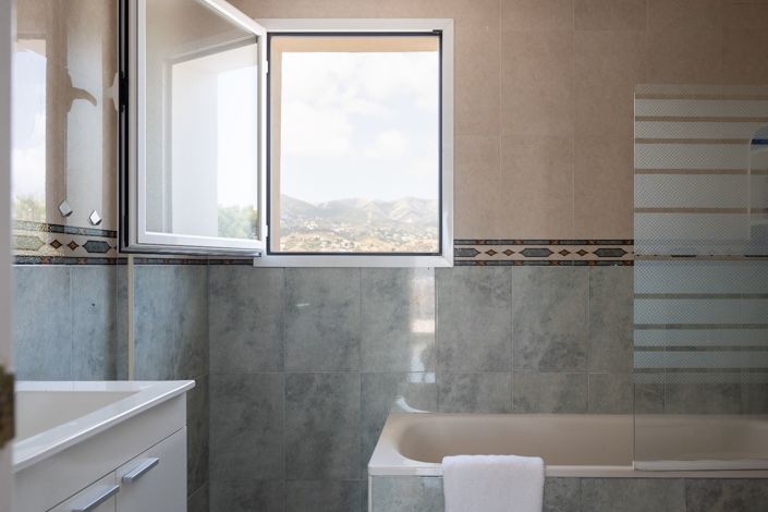 Image No.14-5 Bed House for sale