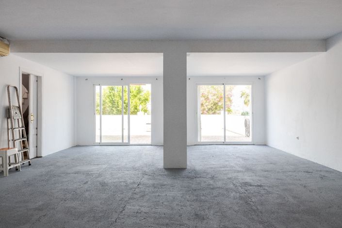 Image No.17-5 Bed House for sale