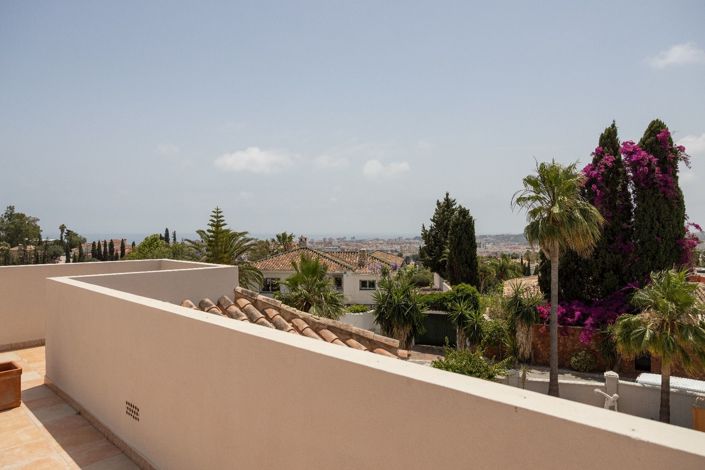 Image No.21-5 Bed House for sale