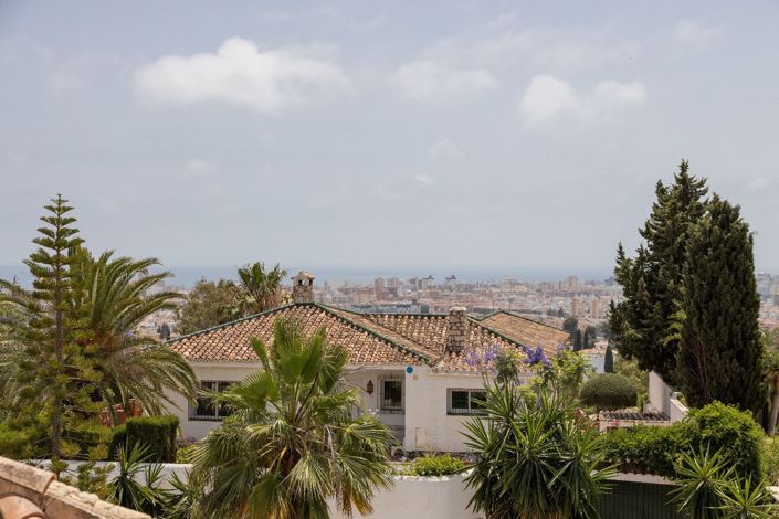 Image No.24-5 Bed House for sale