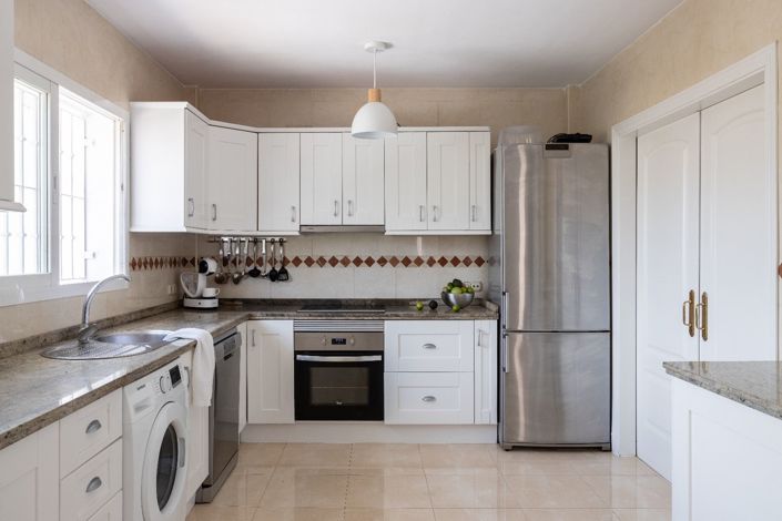 Image No.5-5 Bed House for sale