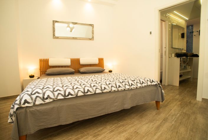 Image No.14-4 Bed Property for sale