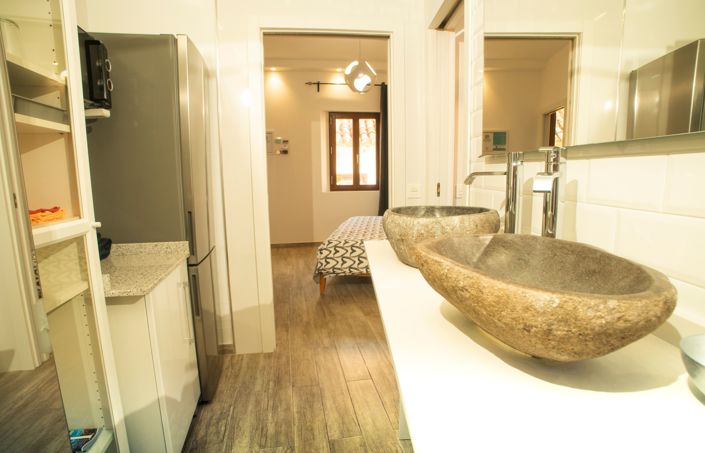 Image No.15-4 Bed Property for sale