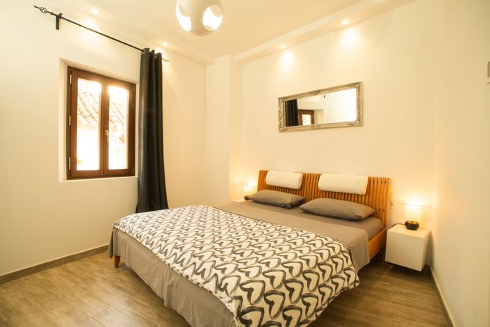 Image No.17-4 Bed Property for sale