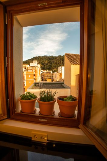 Image No.23-4 Bed Property for sale