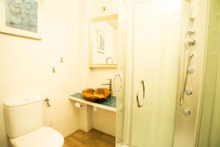 Image No.7-4 Bed Property for sale