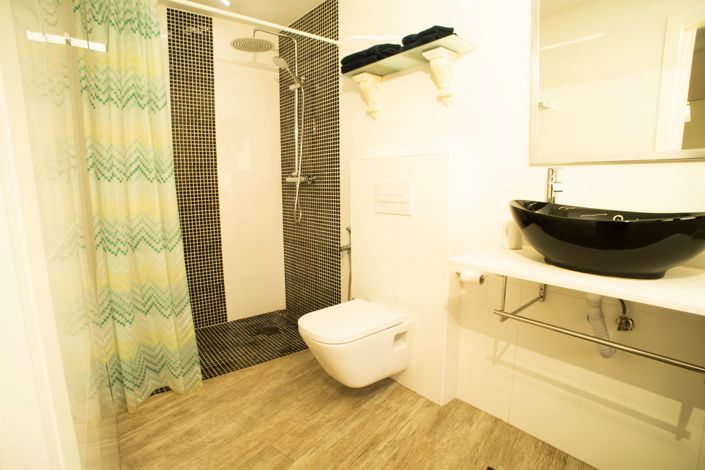 Image No.11-4 Bed Property for sale