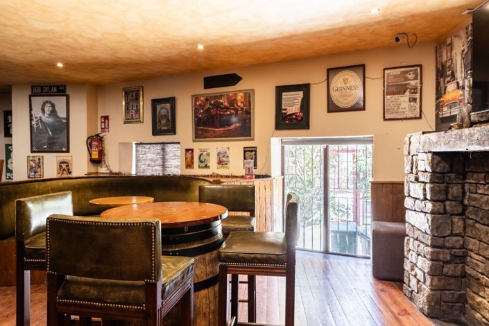 Image No.7-3 Bed Commercial for sale