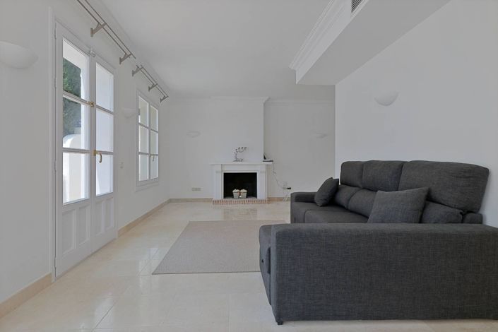 Image No.6-3 Bed Townhouse for sale