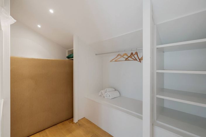 Image No.12-4 Bed Penthouse for sale