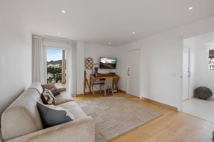 Image No.24-4 Bed Penthouse for sale