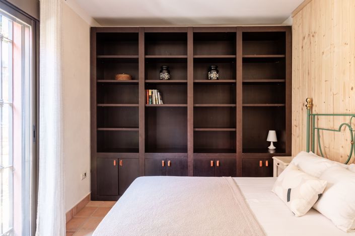 Image No.12-7 Bed House for sale