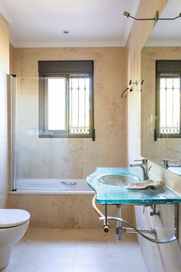 Image No.17-7 Bed House for sale