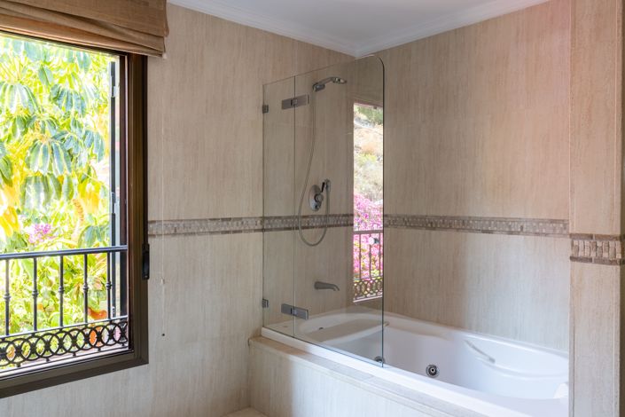 Image No.25-7 Bed House for sale