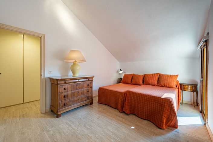 Image No.17-5 Bed Penthouse for sale