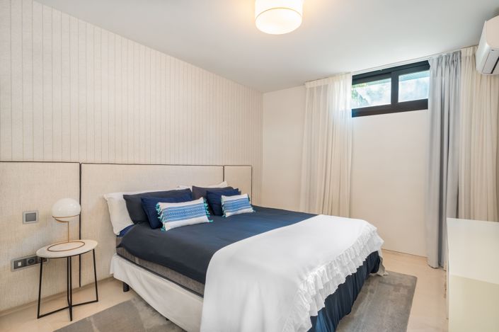 Image No.13-6 Bed Villa for sale