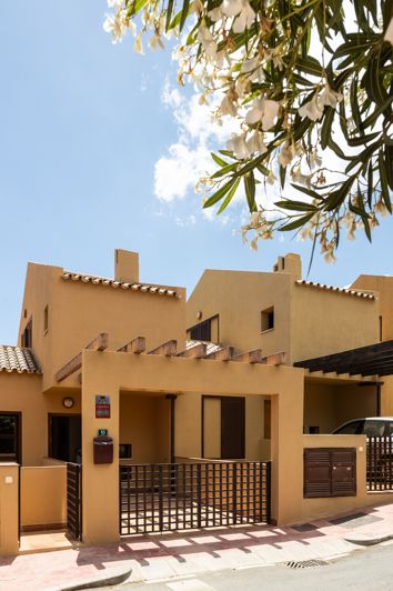 Image No.16-4 Bed Townhouse for sale