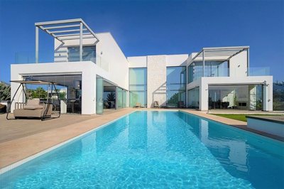 6 Bed Villa for sale