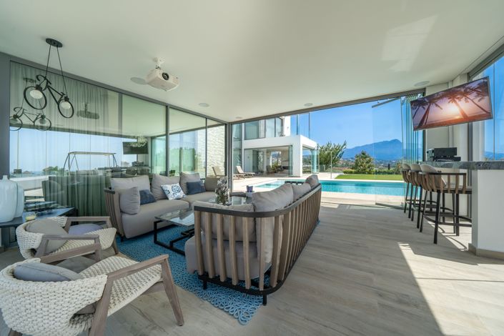 Image No.3-6 Bed Villa for sale