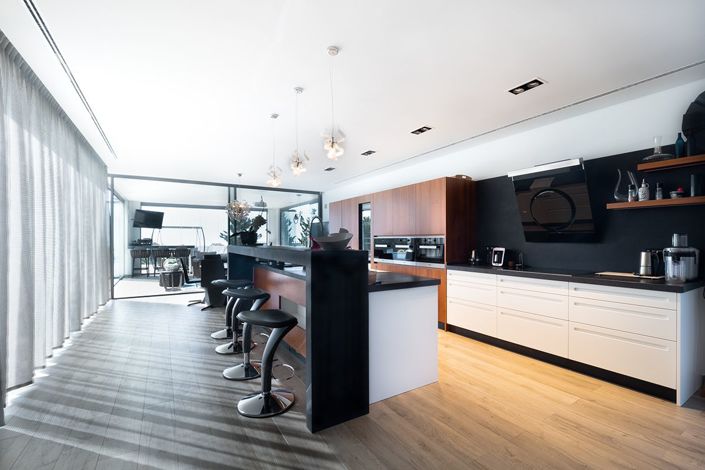 Image No.5-6 Bed Villa for sale