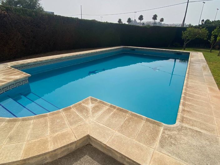 Image No.2-5 Bed House for sale