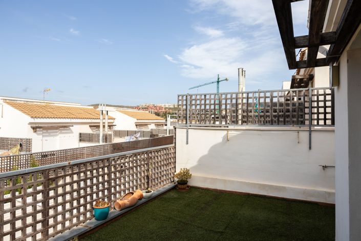 Image No.17-3 Bed Townhouse for sale