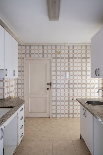 Image No.17-4 Bed Apartment for sale