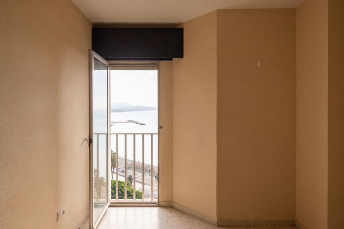 Image No.27-4 Bed Apartment for sale