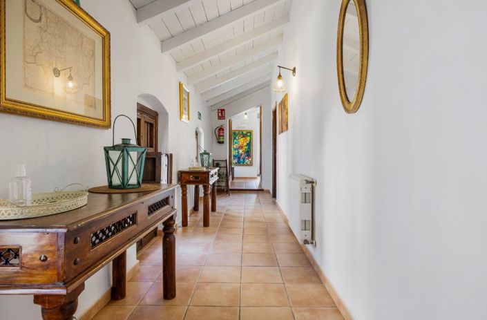 Image No.10-9 Bed Townhouse for sale