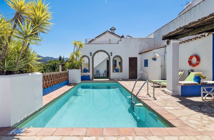 Image No.26-9 Bed Townhouse for sale