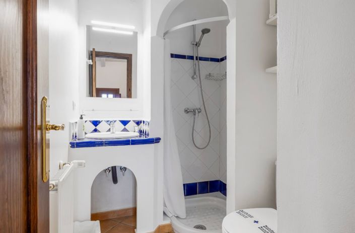 Image No.3-9 Bed Townhouse for sale